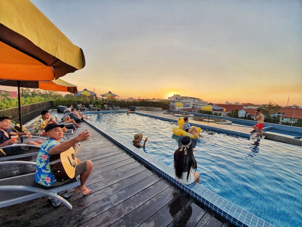 Фото The Twizt Lifestyle Hostel