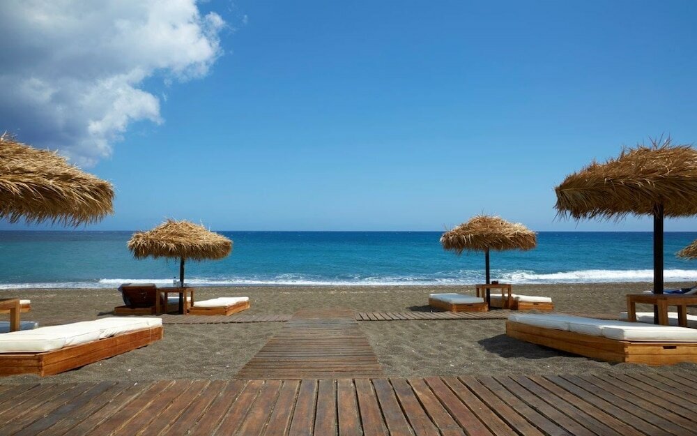 Фото Black Rose Suites