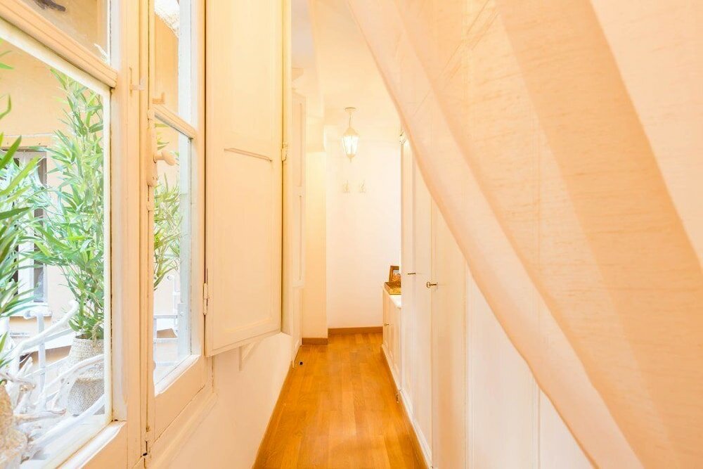 Фото Pantheon Luxury Gold Apartment