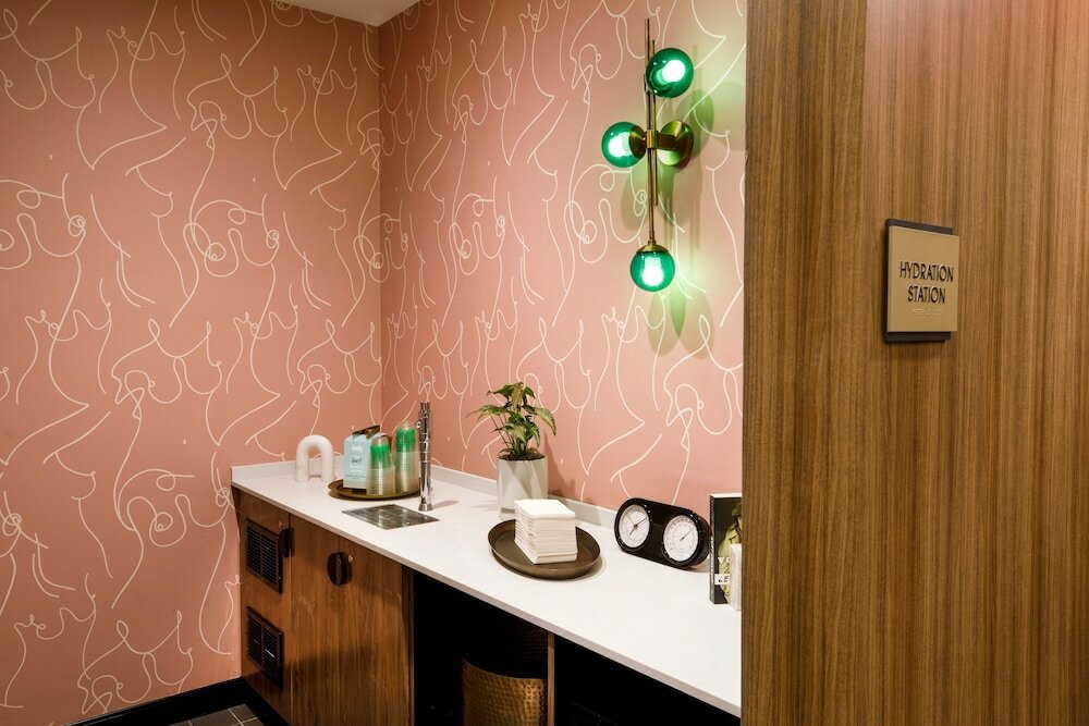 Фото Hotel Indy, Indianapolis, a Tribute Portfolio Hotel