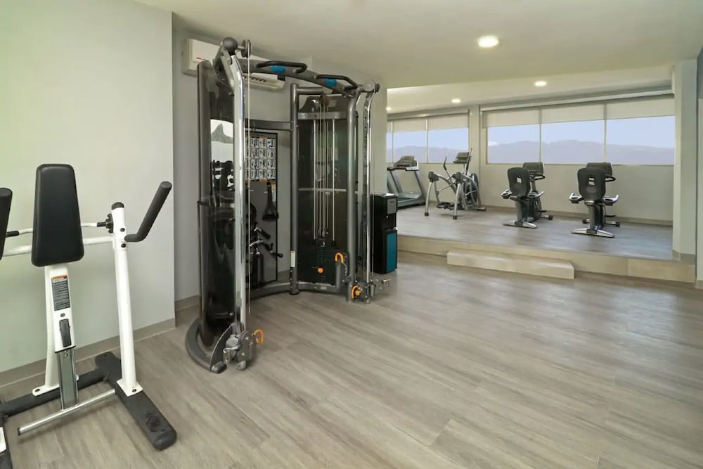 Фото Wyndham Garden Monterrey Valle Real