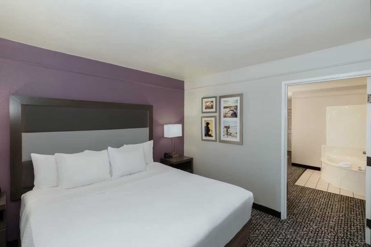 Фото La Quinta Inn & Suites by Wyndham Rockwall