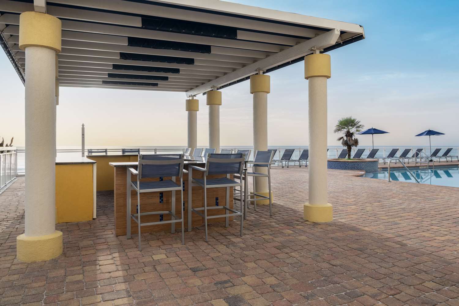 Фото Hilton Garden Inn Daytona Beach Oceanfront