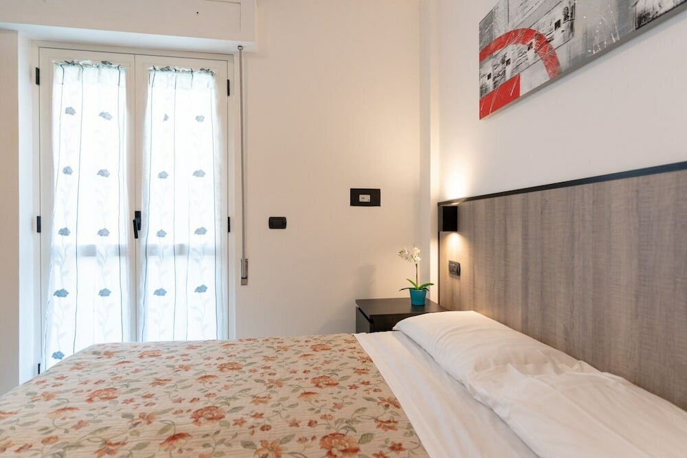 Фото Hotel Saint Tropez