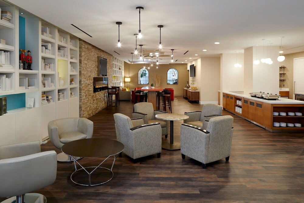 Фото Delta Hotels by Marriott Ottawa City Centre