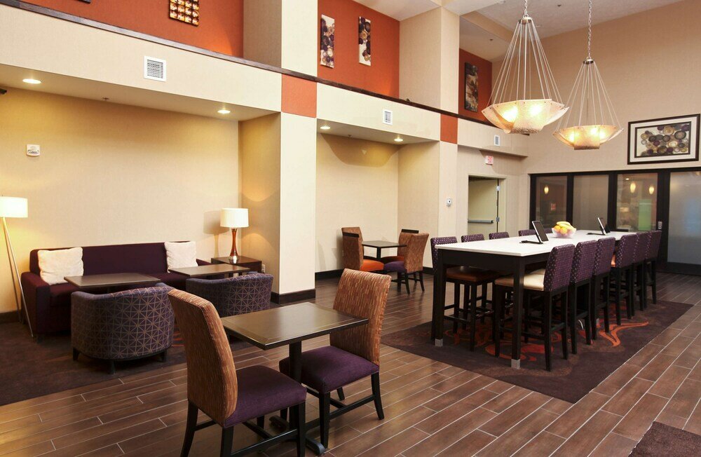 Фото Hampton Inn & Suites by Hilton Fargo Medical Center