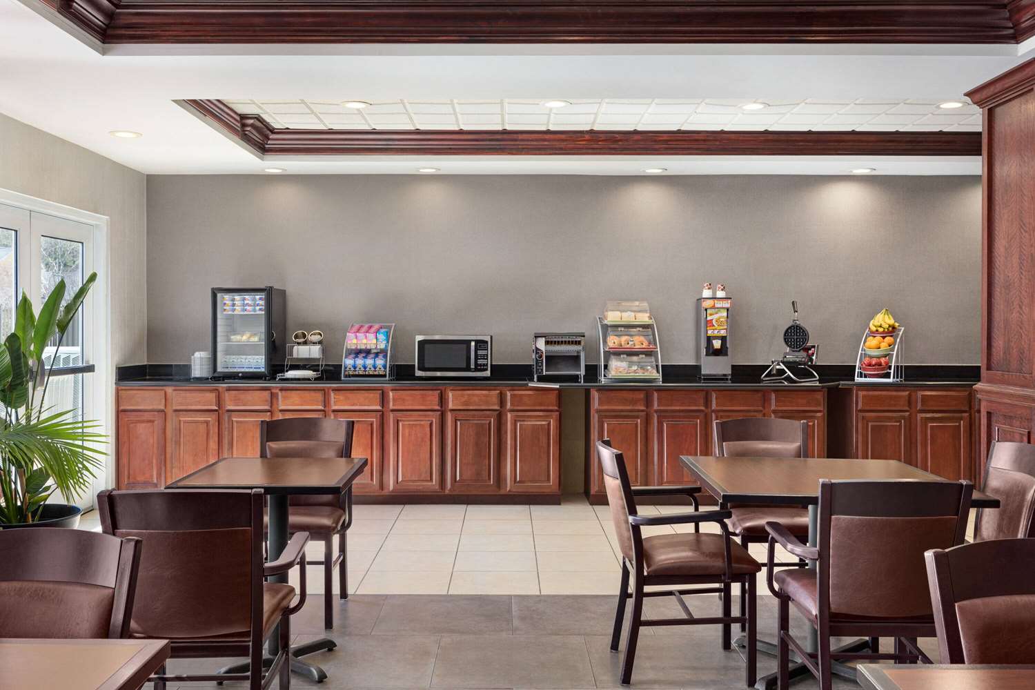 Фото Wingate by Wyndham Southport