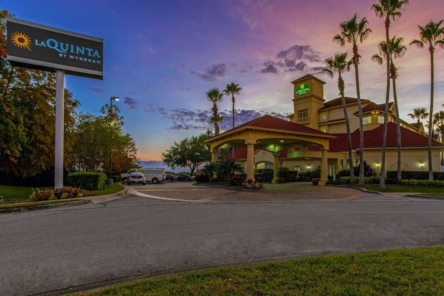Фото La Quinta Inn & Suites by Wyndham Orlando Airport North