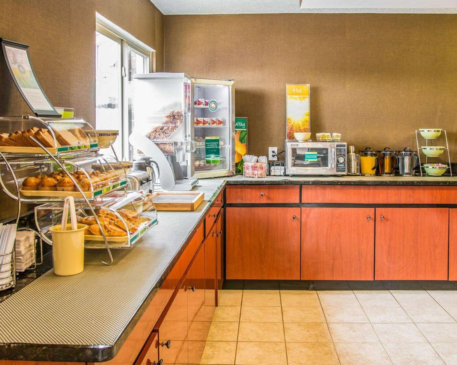 Фото Baymont by Wyndham Flint Airport North