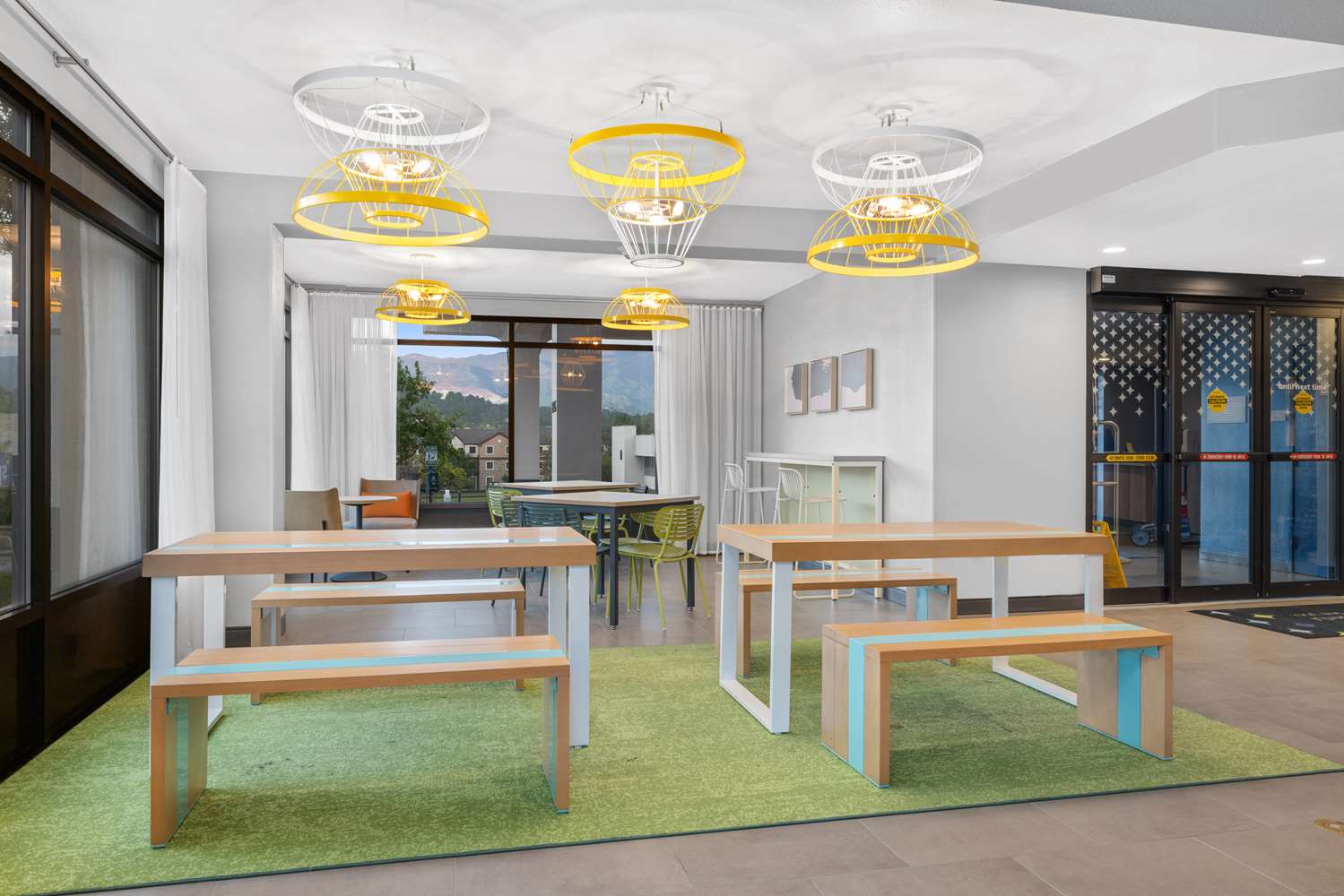 Фото Wingate by Wyndham Colorado Springs