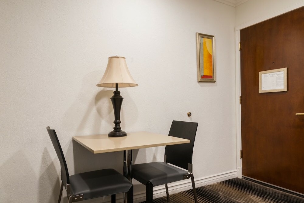 Фото Rodeway Inn & Suites Pacific Coast Highway