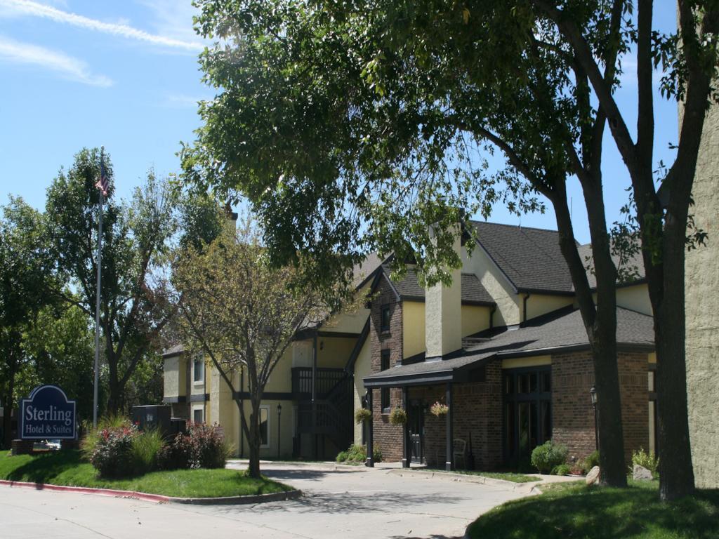 Фото Sterling Hotel and Suites