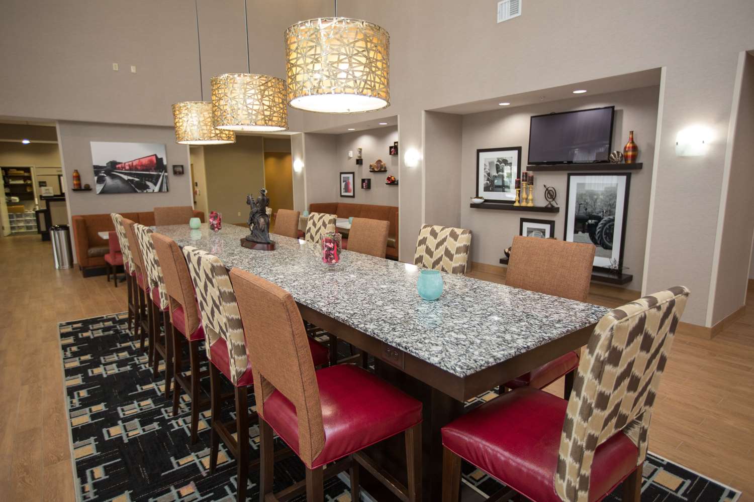 Фото Hampton Inn & Suites Oklahoma City Airport