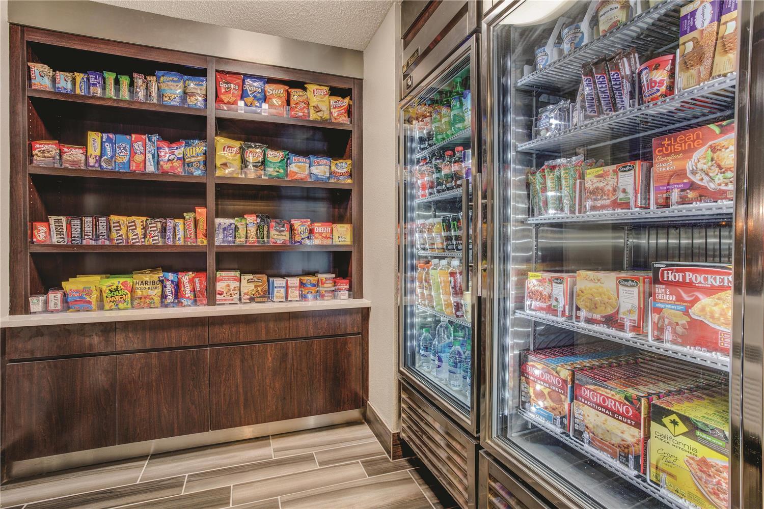 Фото La Quinta Inn & Suites by Wyndham Atlanta Roswell