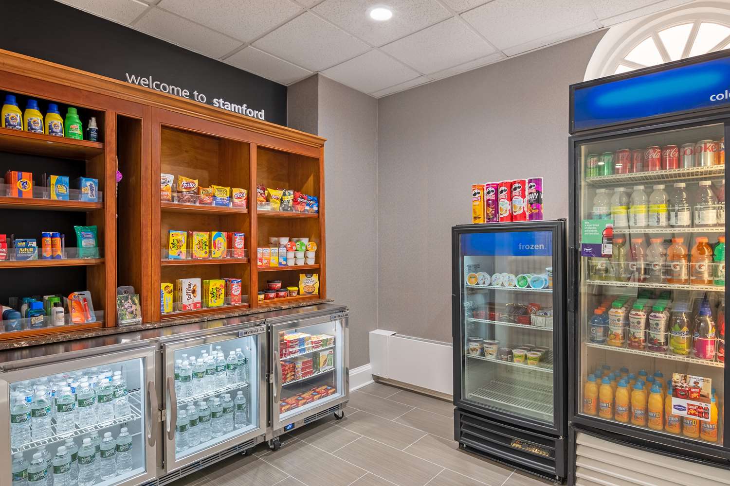 Фото Hampton Inn & Suites Stamford