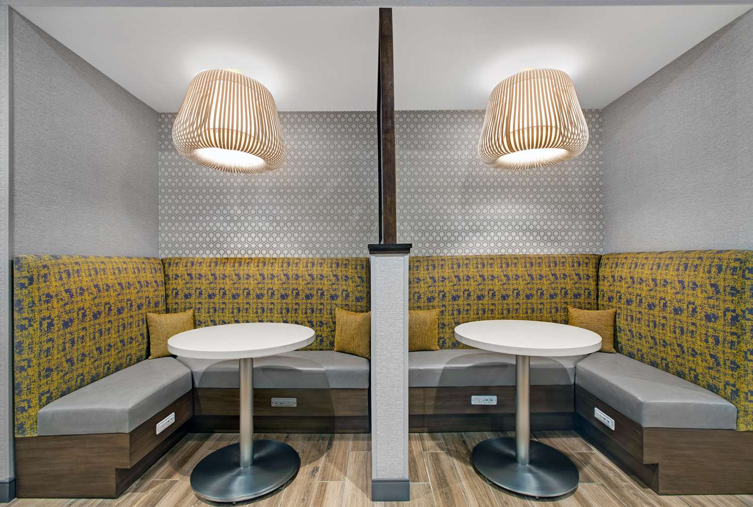 Фото Hampton Inn & Suites Farmers Branch Dallas