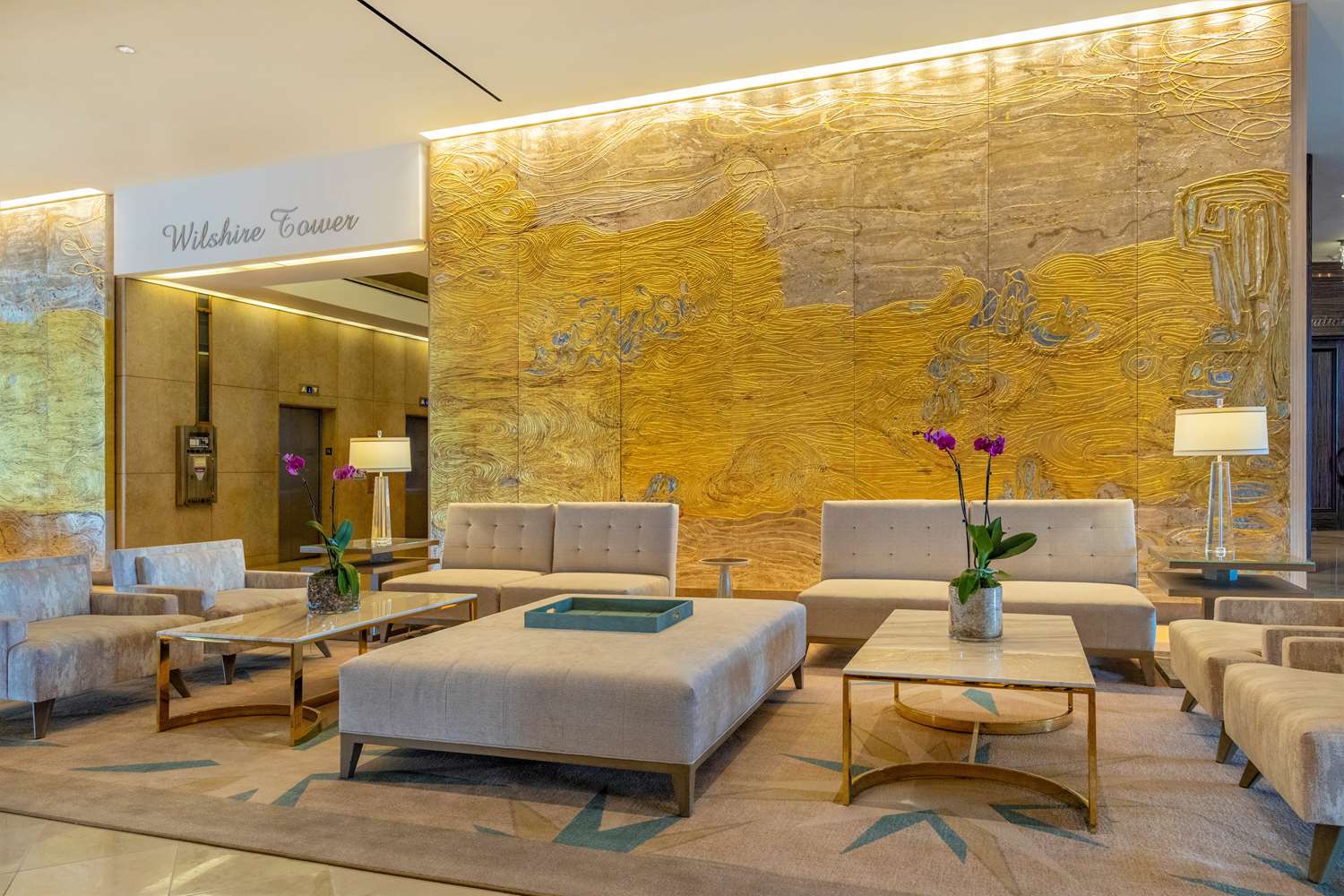 Фото The Beverly Hilton