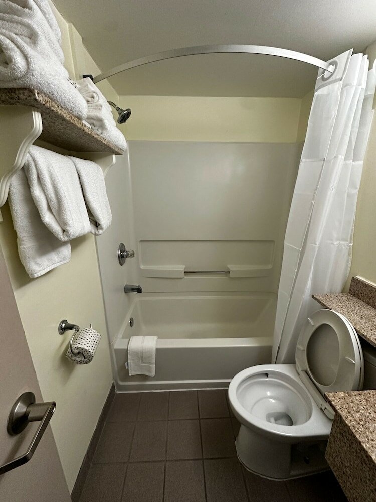 Фото Ramada by Wyndham Virginia Beach