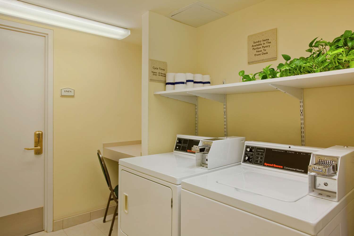 Фото Hilton Garden Inn Islip/MacArthur Airport