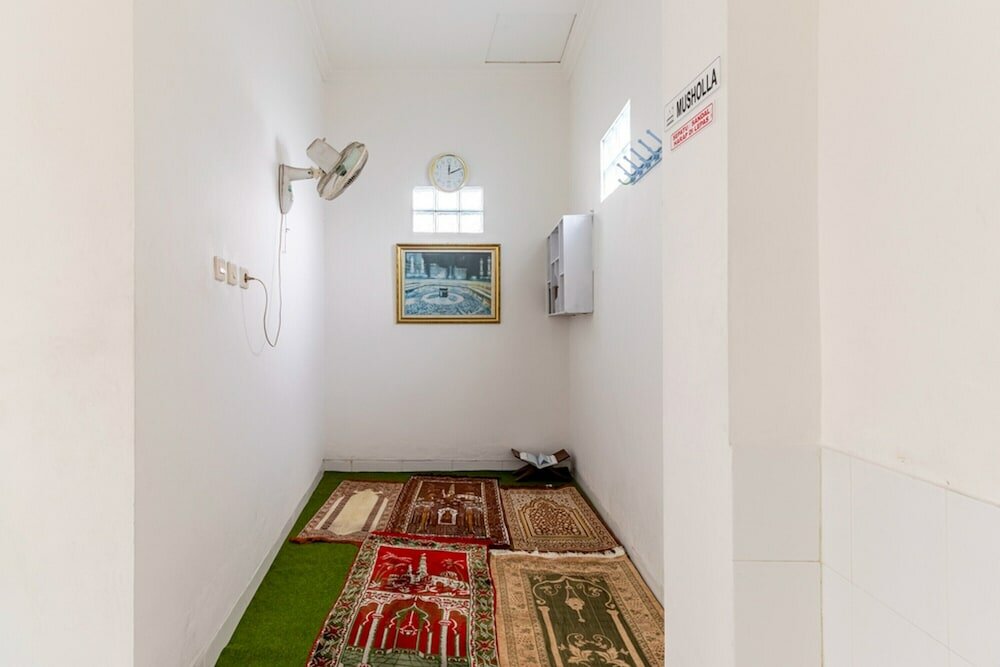 Фото RedDoorz Syariah @ Wisma Arya 2