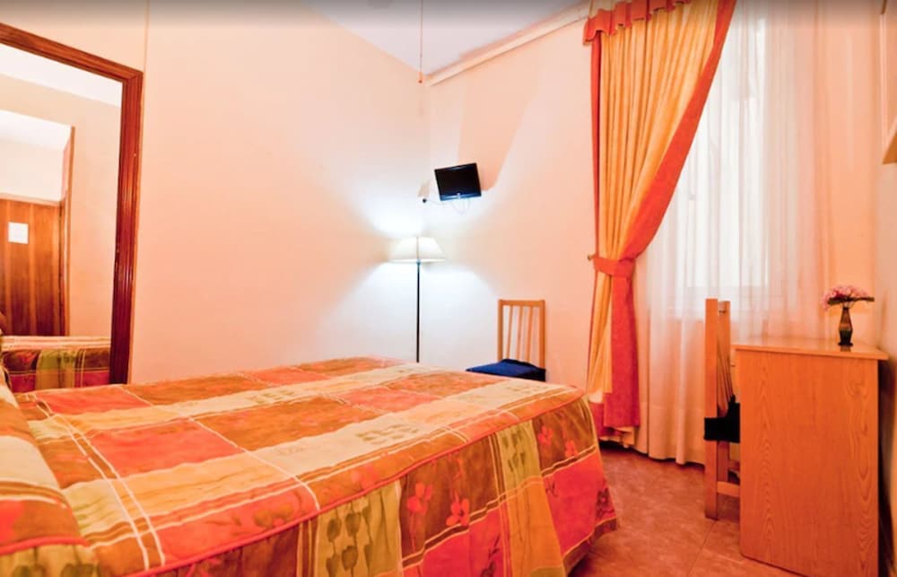 Фото Hostal Oporto