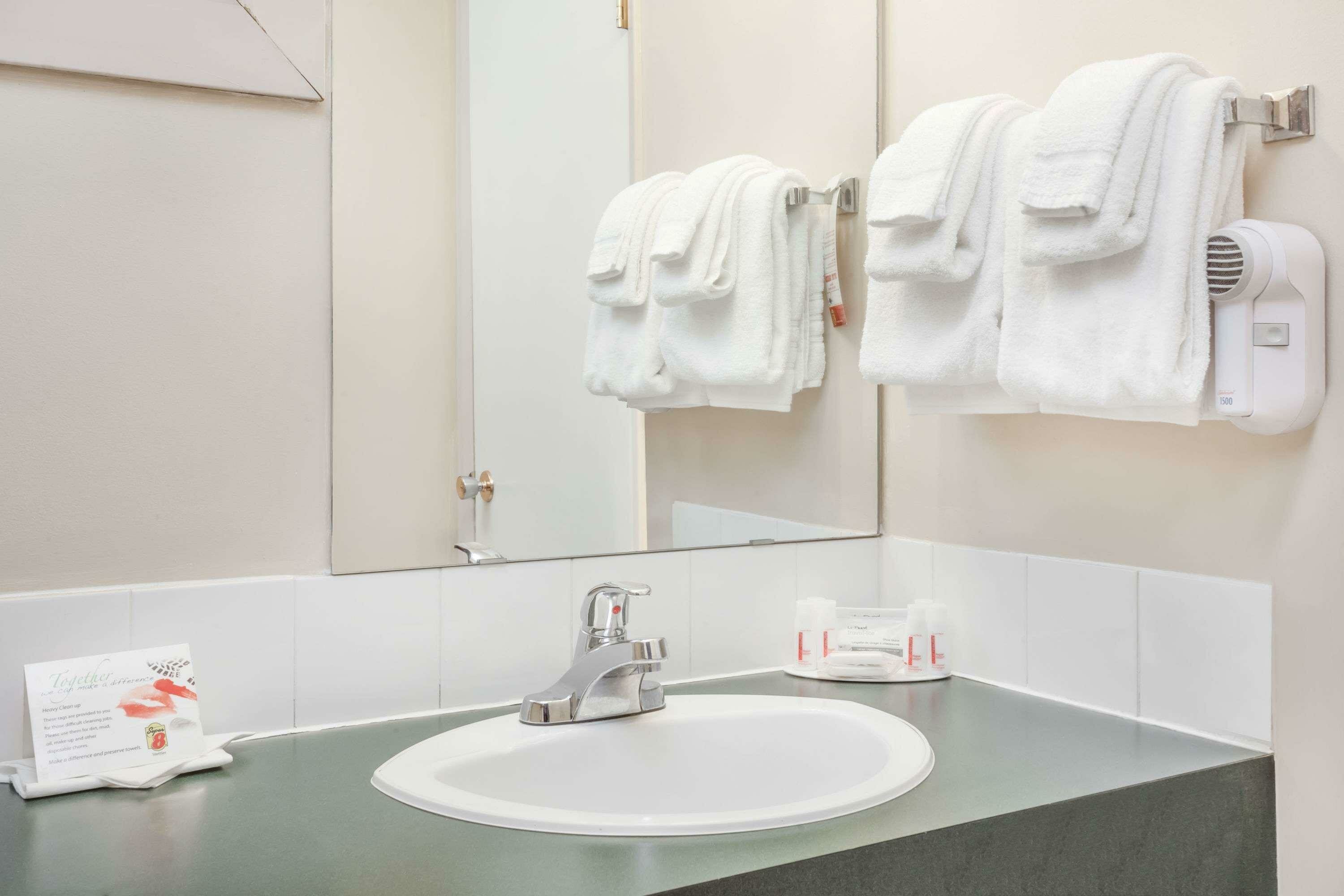 Фото Super 8 by Wyndham Stettler