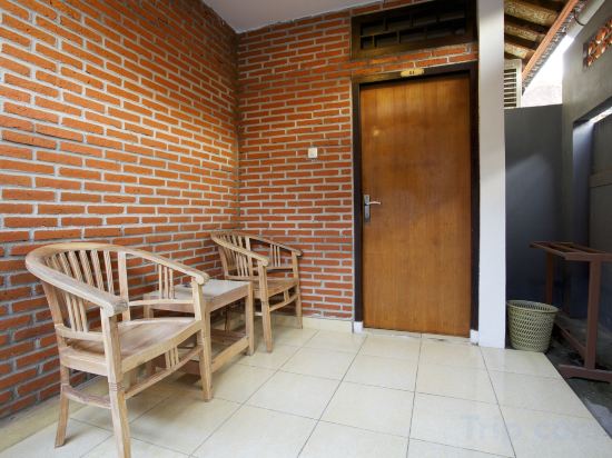 Фото Ayu Lili Garden Hotel