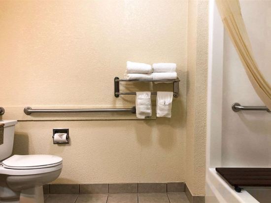 Фото Quality Inn I-70 at Wanamaker