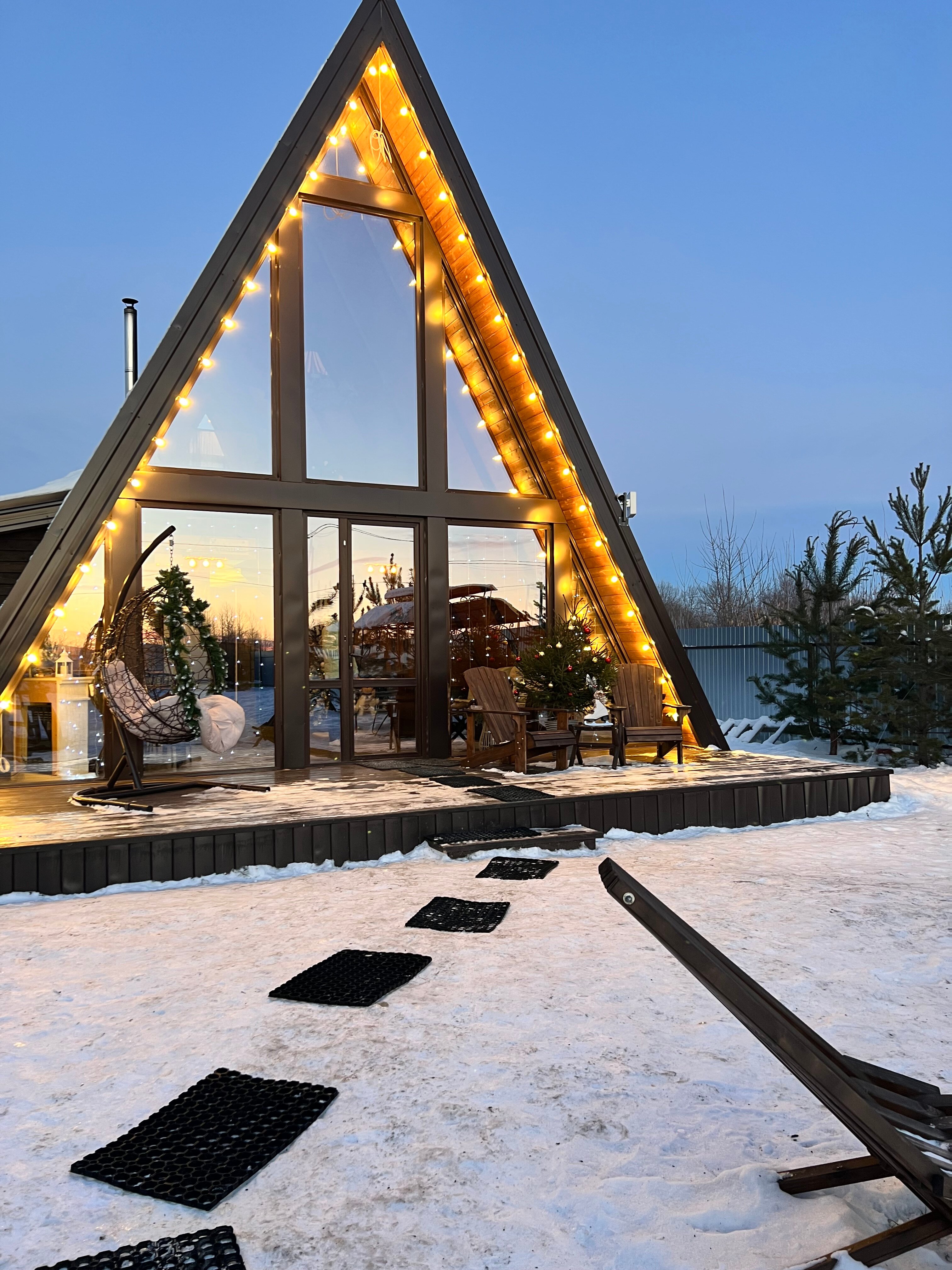 Фото Шалаш у озера