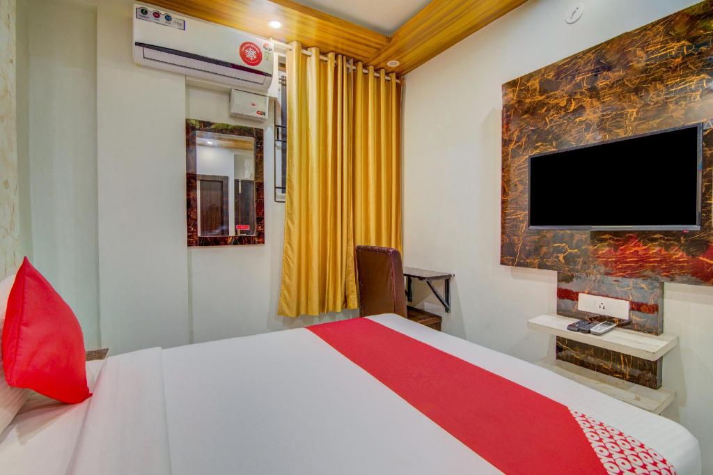 Фото Oyo 11915 Varcity Park