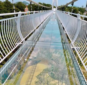 Стеклянный мост (Lam Dong, Đà Lạt), entertainment center