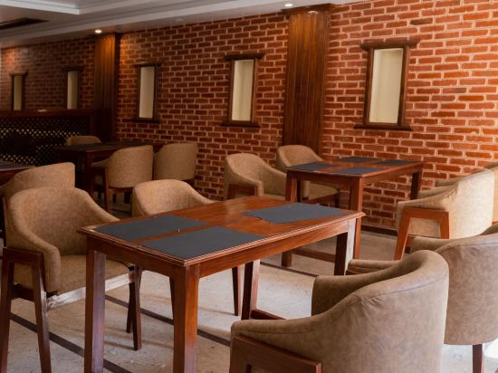 Фото Hotel Kailash Kutee