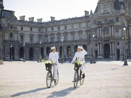 Фото The Peninsula Paris