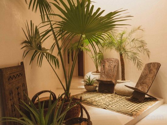 Фото Dalian Sishi Jingyu Beach Resort Hotel