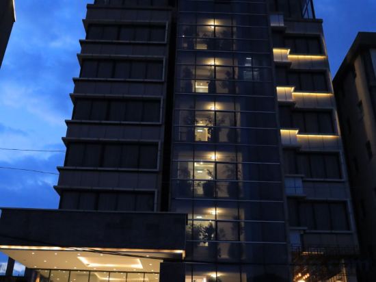 Фото The Row Residential Hotel