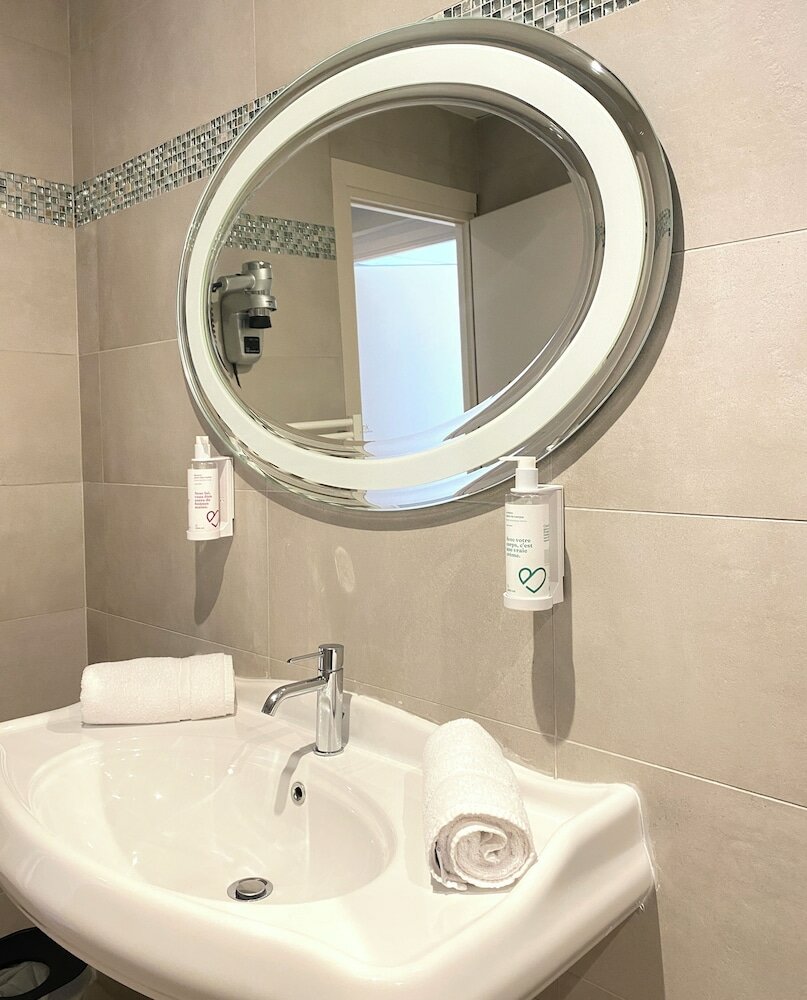 Фото Hôtel Vacances Bleues Le Royal