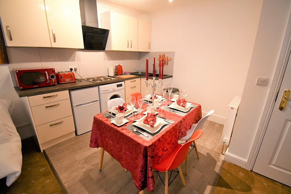 Фото Bourne Hall Hotel