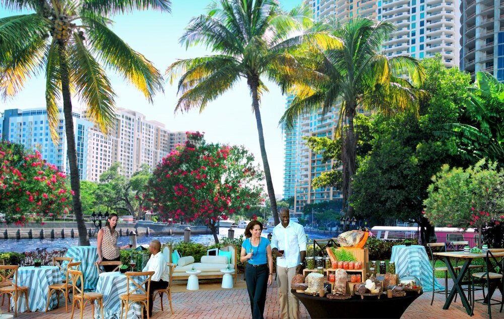 Фото Riverside Hotel