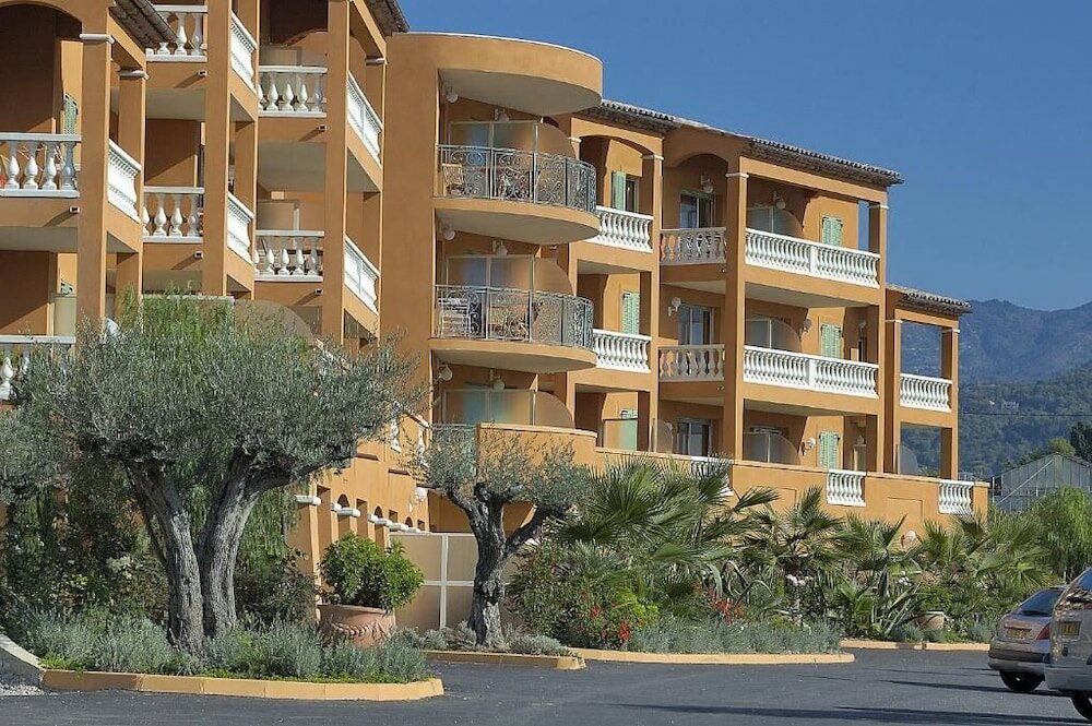 Фото Hotel Lou Castelet