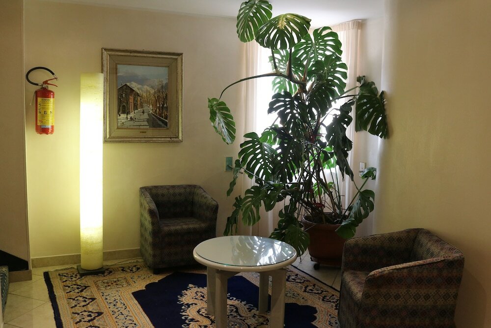 Фото Augustus Hotel