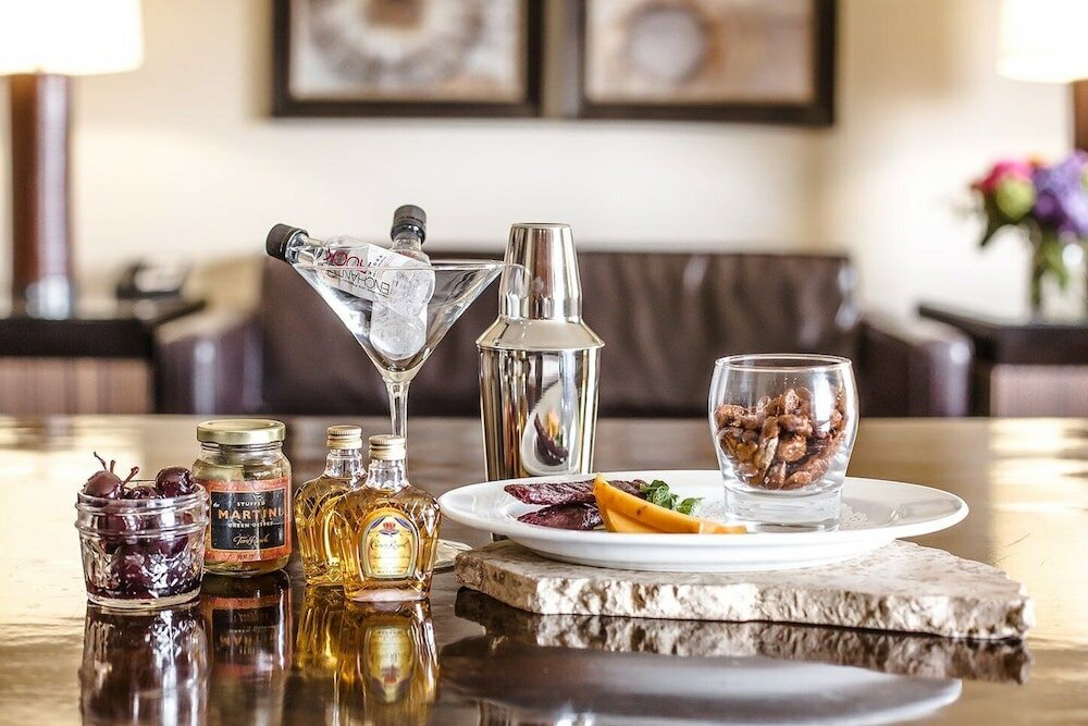 Фото Overton Hotel and Conference Center