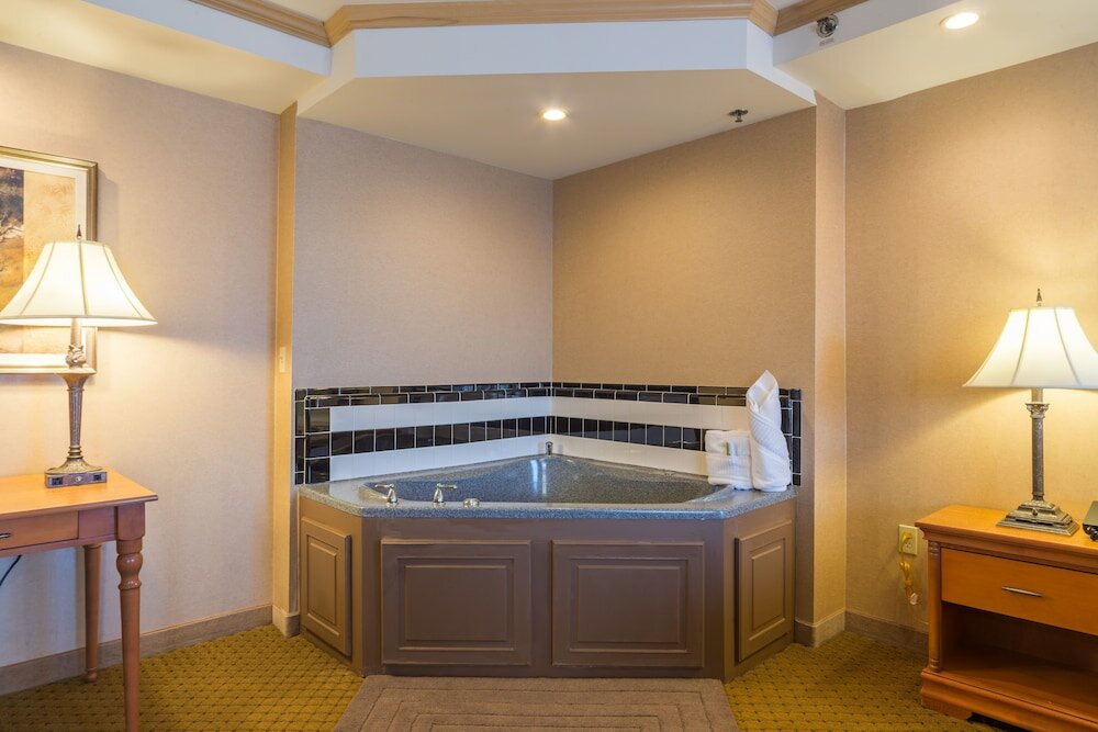 Фото Ambassador Hotel - Milwaukee