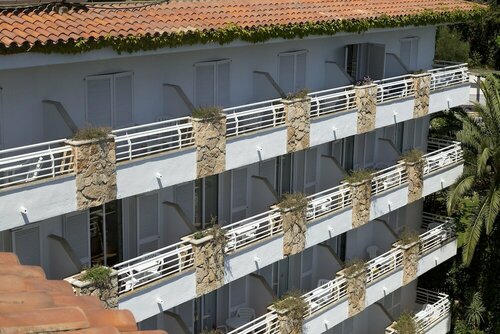 Внешний вид отеля Hotel GHT Neptuno Tossa & VENUS SPA в Тосса-де-Маре, фото 5