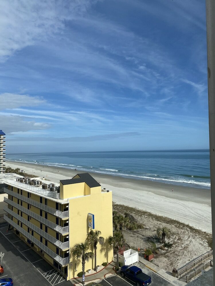 Фото North Shore Oceanfront Resort Hotel