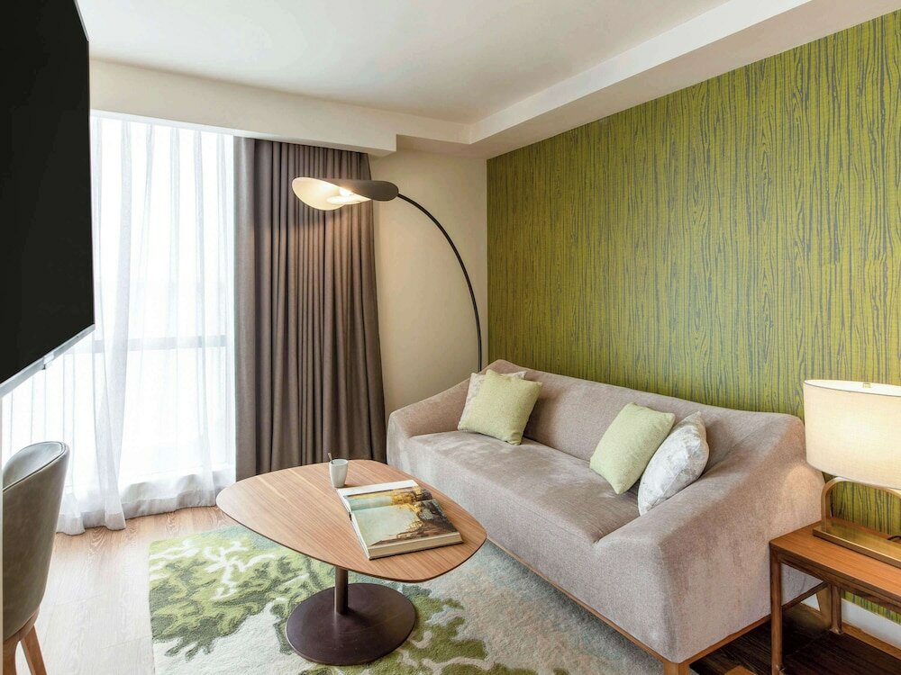 Фото Novotel Suites Manila at Acqua