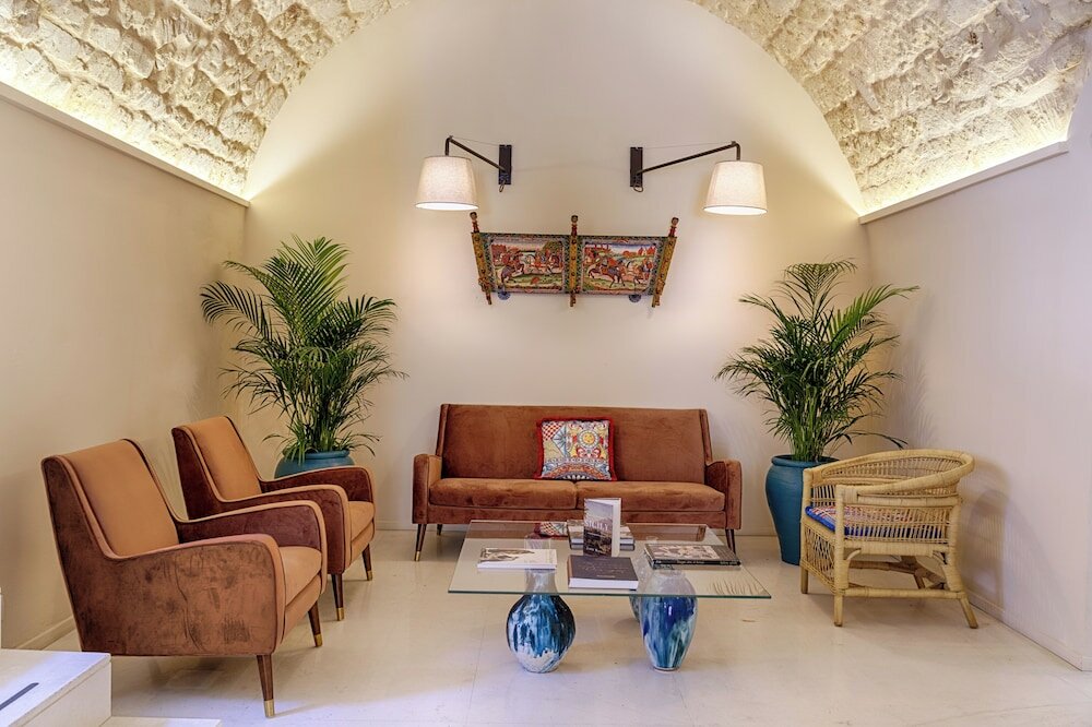 Фото Relais Antica Badia San Maurizio 1619