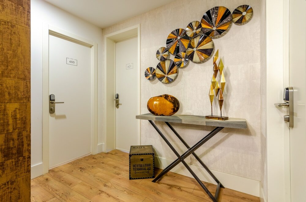 Фото Lx51 Studios & Suites Lisbon Center