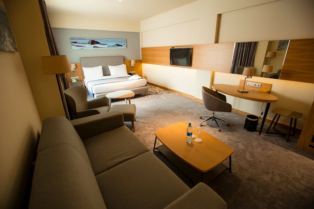 Фото Holiday Inn Aktau - Seaside