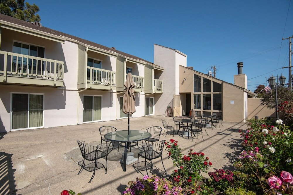 Фото Cannery Row Inn