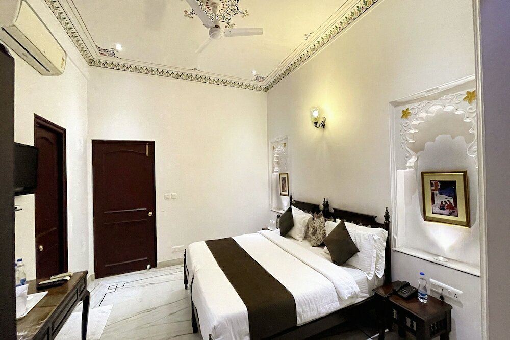 Фото Hotel Boheda Palace